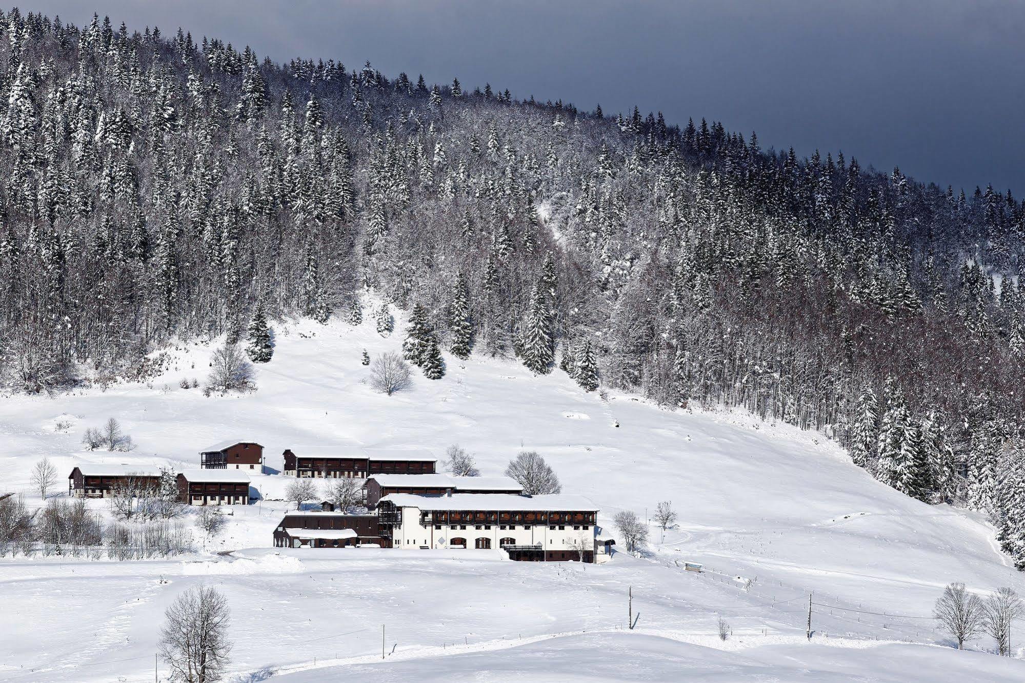 Hôtel Club Le Risoux Bois-dʼAmont Exterior foto